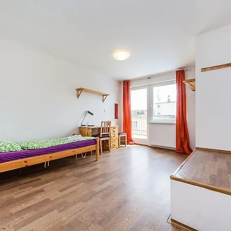 Party Flat In City Center Apartment