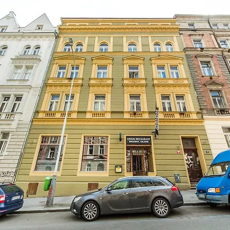 Party Flat In City Center Apartment